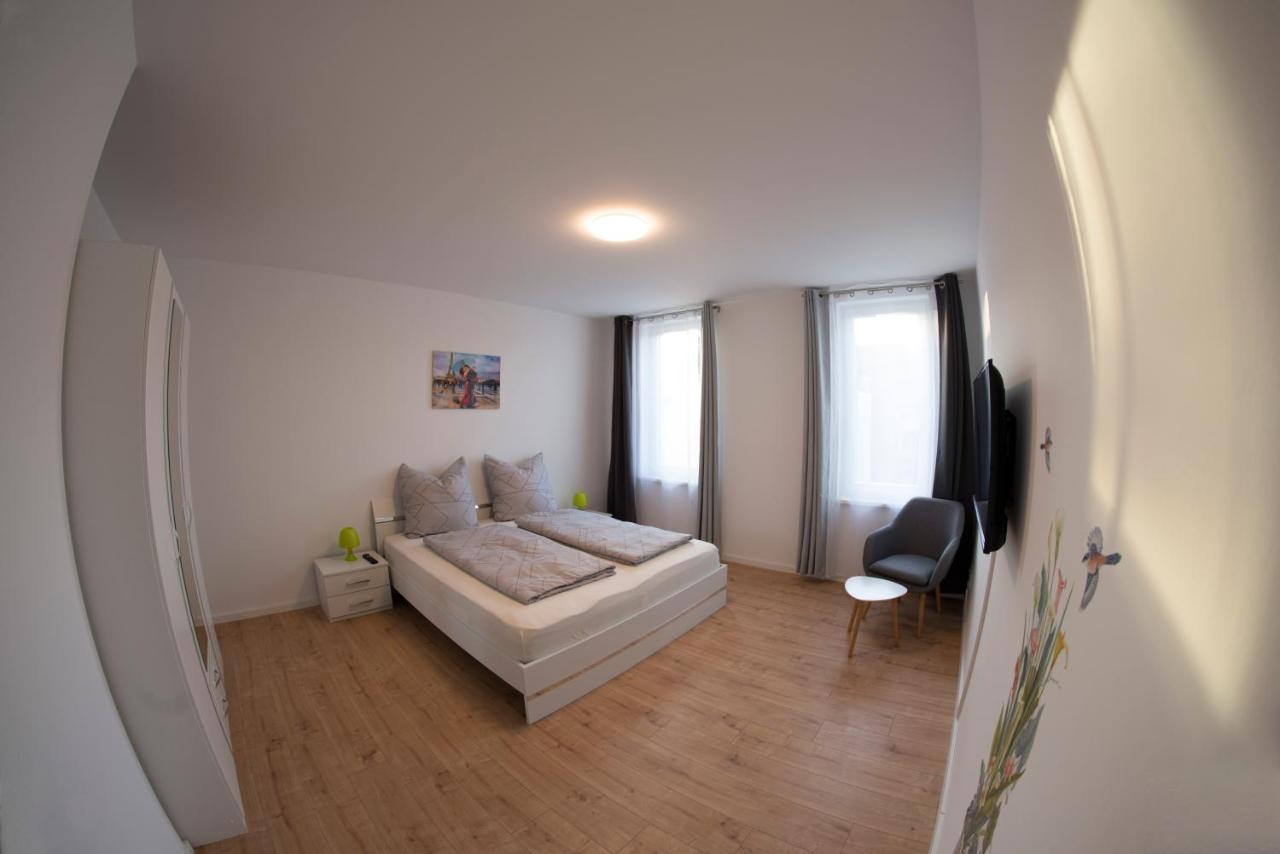 Schone Ferienwohnung 78M2, 3 Schlafzimmer, 2 Bader, Zentrumnah, 1Og Erfurt Exterior photo