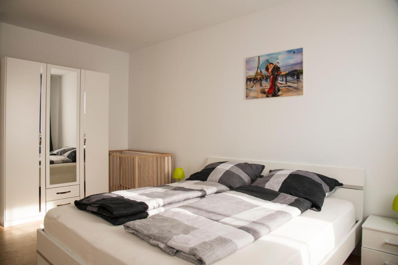 Schone Ferienwohnung 78M2, 3 Schlafzimmer, 2 Bader, Zentrumnah, 1Og Erfurt Exterior photo